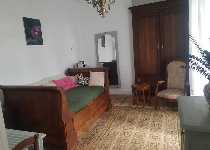 Bed & Breakfast La Maison Haute 3*