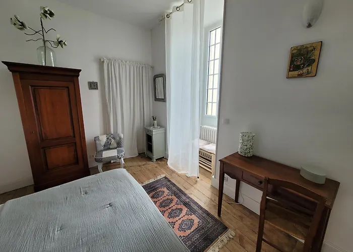 La Maison Haute Bed & Breakfast